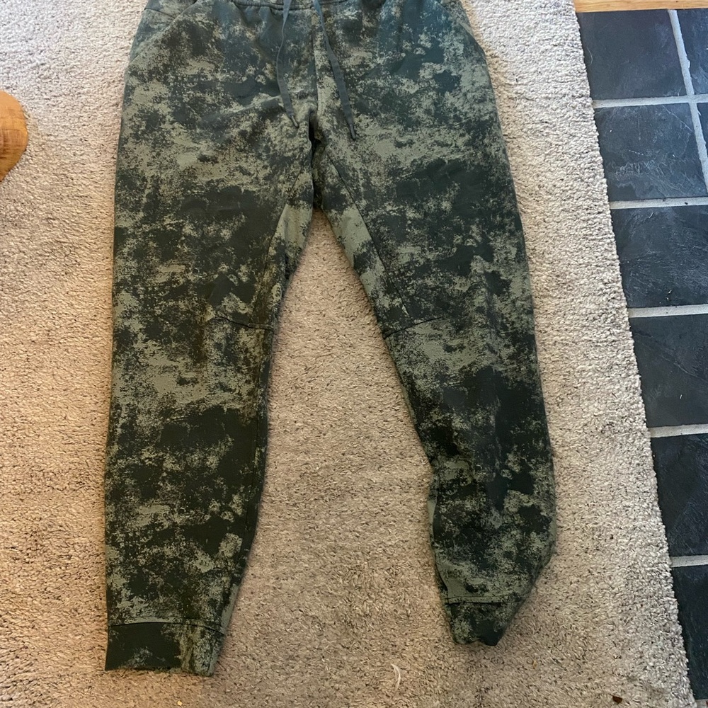 Lululemon City Sweat Joggers/Sweatpants L. Excellent used condition